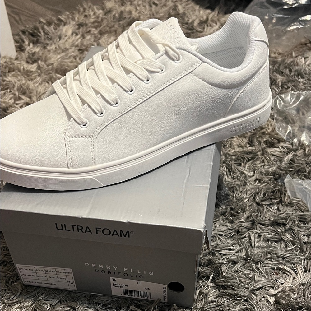 Perry Ellis Classic White Sneakers